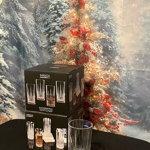 A set of 4 Mikasa Franklin Fashioned Glasses.